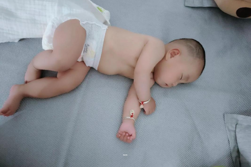 石狮宝宝突然很多眼屎
